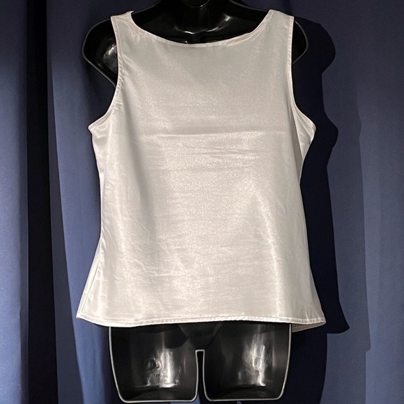White Satin sleeveless top, size M. - Picture 3 of 6